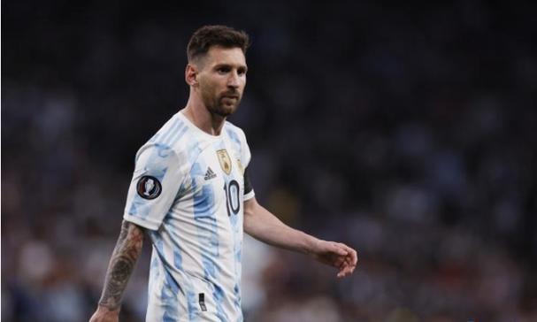 视频曝光三星首款三折叠屏手机 Galaxy Z TriFold 更多细节